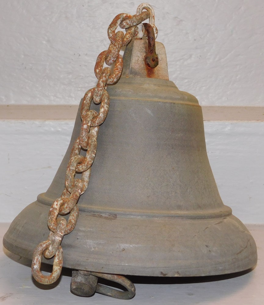 Antique Bronze Bell: Antique Bronze Bell . 12" H 11 1/2" Dia. ALL DESCRIPTIONS AND ANY CONDITION STATEMENT GIVEN BY LANGSTON AUCTION GALLERY ARE STRICTLY OPINIONS AND LANGSTON'S SHALL HAVE NO RESPONSIBILITY FOR ERRORS OR 