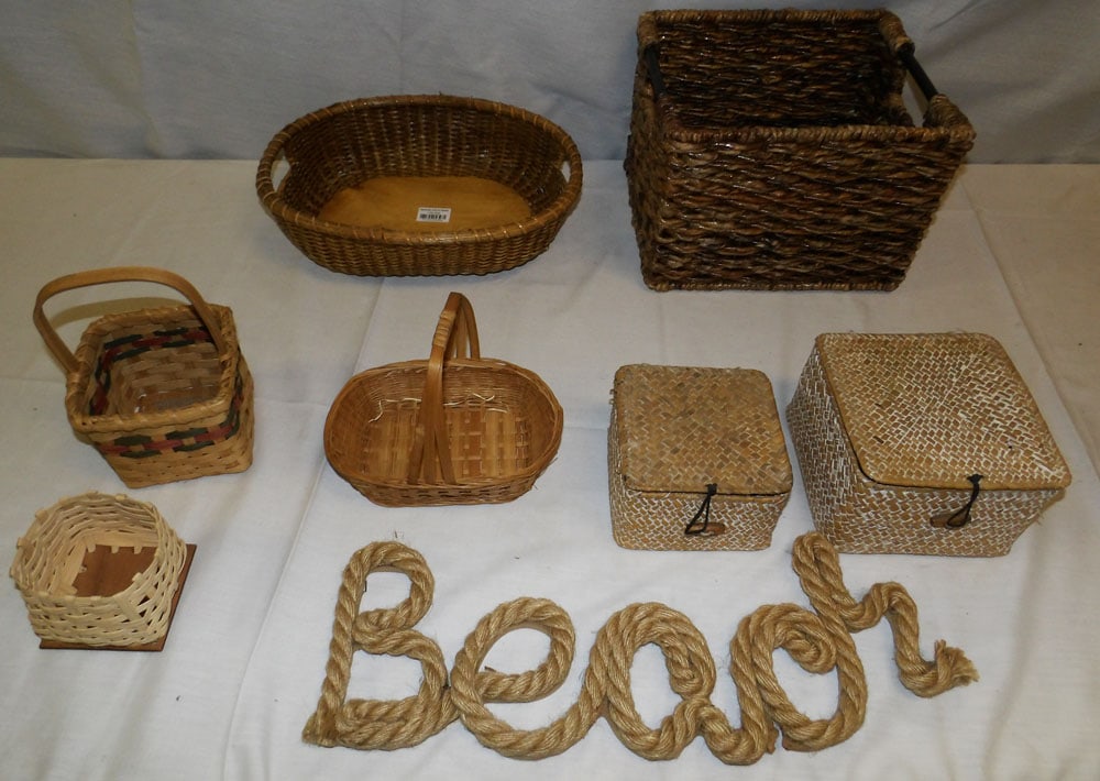 Lot of Baskets (1 of 3)