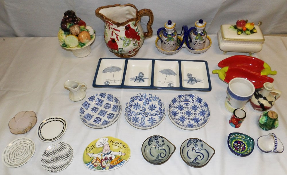 Lot of Painted Porcelain Items (1 of 20)