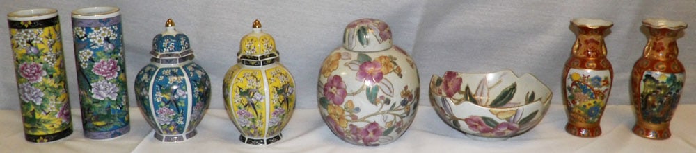 Lot of Painted Oriental Vases & Urns: Lot of Painted Oriental Vases & Urns . Up to 6 1/2" H 2" W "ALL DESCRIPTIONS AND ANY CONDITION STATEMENT GIVEN BY LANGSTON AUCTION GALLERY ARE STRICTLY OPINIONS AND LANGSTON'S SHALL HAVE NO RESPONSIBI