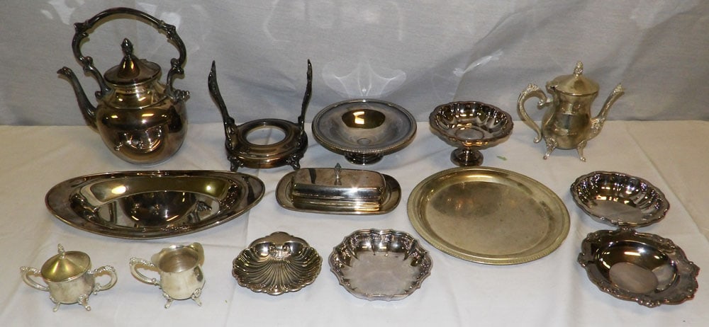 Lot of Silverplated Items (1 of 8)