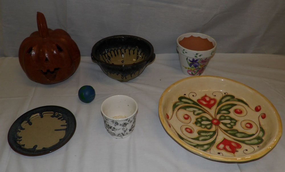Lot of Pottery Items (1 of 1)