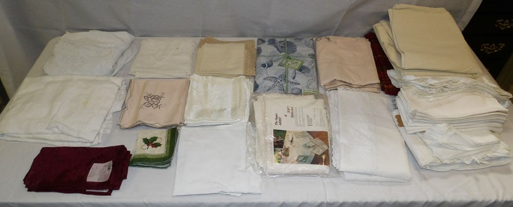 Lot of Linens (1 of 2)
