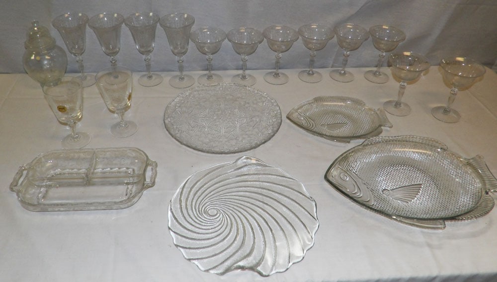 Lot of Glass Items & Stemware (1 of 6)