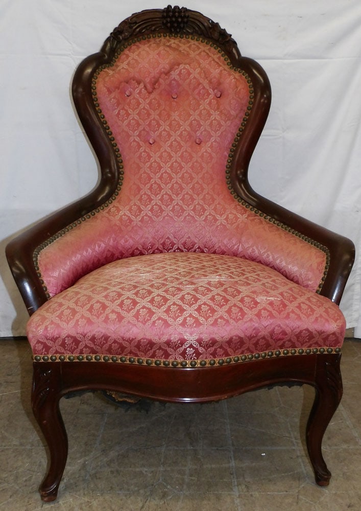 Mahogany Victorian Style Side Chair: Mahogany Victorian Style Side Chair . 40" H 23 1/2" W 30" D "ALL DESCRIPTIONS AND ANY CONDITION STATEMENT GIVEN BY LANGSTON AUCTION GALLERY ARE STRICTLY OPINIONS AND LANGSTON'S SHALL HAVE NO
