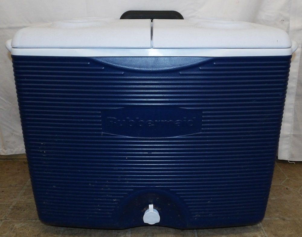Rubbermaid Cooler (1 of 6)