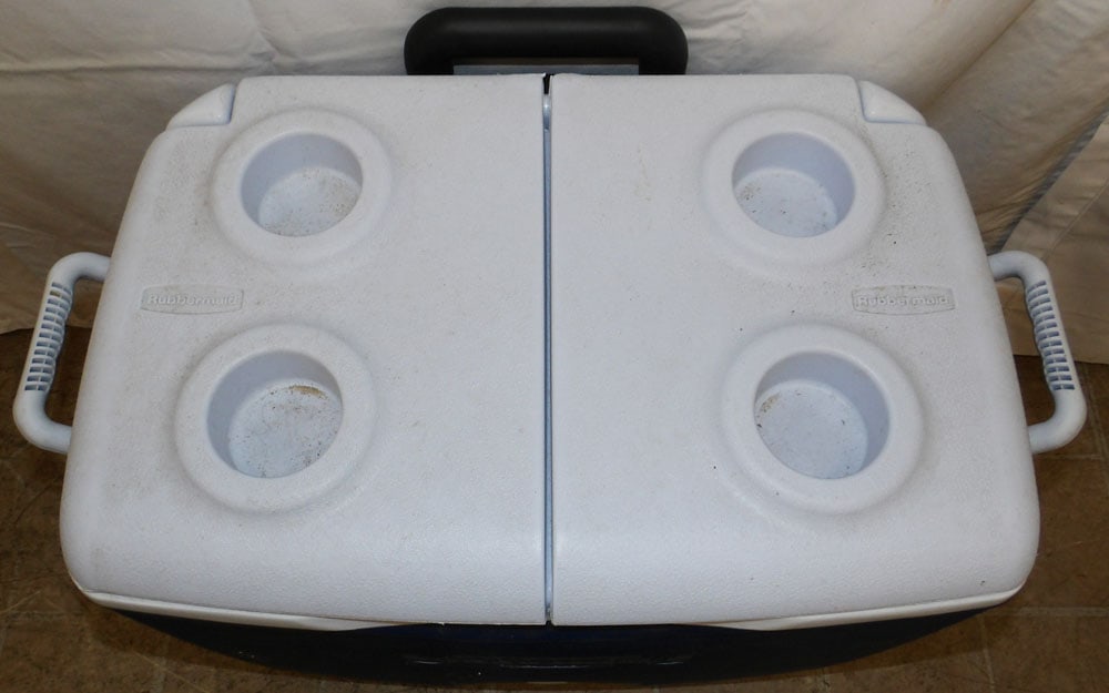 Rubbermaid Cooler - 2
