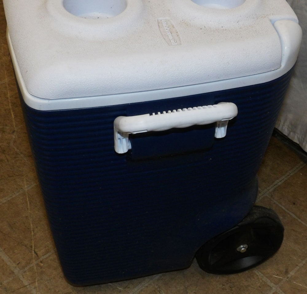 Rubbermaid Cooler - 6