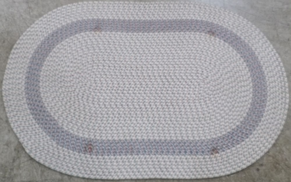 3' 5" x 5' 5" Machine Made Rug: 3' 5" x 5' 5" Machine Made Rug . "ALL DESCRIPTIONS AND ANY CONDITION STATEMENT GIVEN BY LANGSTON AUCTION GALLERY ARE STRICTLY OPINIONS AND LANGSTON'S SHALL HAVE NO RESPONSIBILITY FOR ERRORS OR