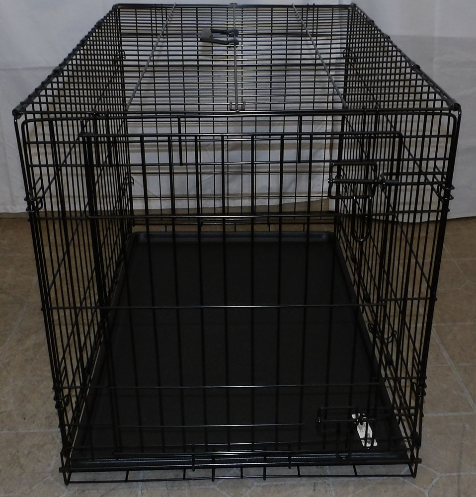 Painted Metal Dog Cage: Painted Metal Dog Cage . 24 1/2" H 35 3/4" W 22 1/4" D "ALL DESCRIPTIONS AND ANY CONDITION STATEMENT GIVEN BY LANGSTON AUCTION GALLERY ARE STRICTLY OPINIONS AND LANGSTON'S SHALL HAVE NO