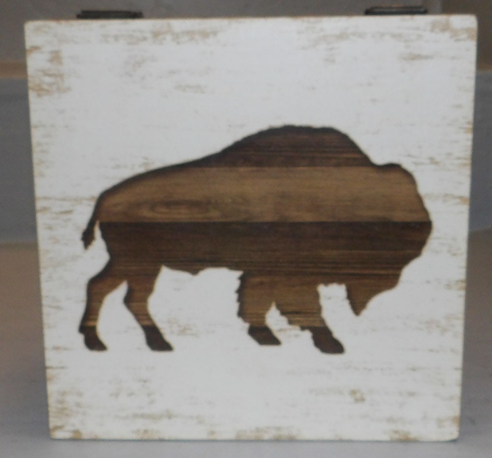 Painted Wood Box: Painted Wood Box. 5 3/4" H 8" W 8" D "ALL DESCRIPTIONS AND ANY CONDITION STATEMENT GIVEN BY LANGSTON AUCTION GALLERY ARE STRICTLY OPINIONS AND LANGSTON'S SHALL HAVE NO RESPONSIBILITY FOR ERRORS OR