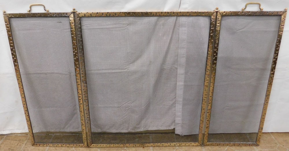 Metal & Wire Mesh Folding Fire Screen: Metal & Wire Mesh Folding Fire Screen . 30 1/4" H 27" W "ALL DESCRIPTIONS AND ANY CONDITION STATEMENT GIVEN BY LANGSTON AUCTION GALLERY ARE STRICTLY OPINIONS AND LANGSTON'S SHALL HAVE NO