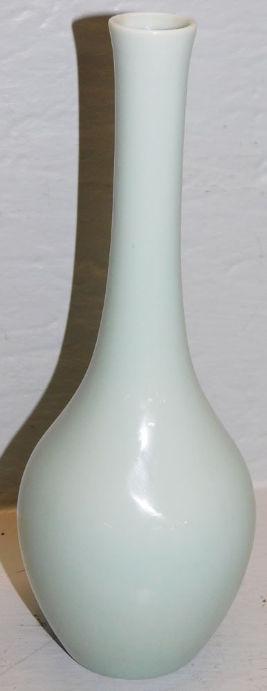 Chinese Celadon Bud Vase: Chinese Celadon Bud Vase. 9 3/4" H 3 1/2" Dia. "ALL DESCRIPTIONS AND ANY CONDITION STATEMENT GIVEN BY LANGSTON AUCTION GALLERY ARE STRICTLY OPINIONS AND LANGSTON'S SHALL HAVE NO RESPONSIBILITY FOR
