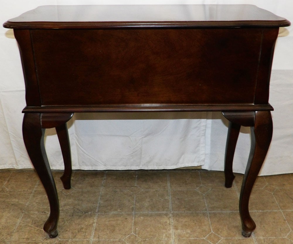 Cherry Dressing Table with Three Drawers - 6