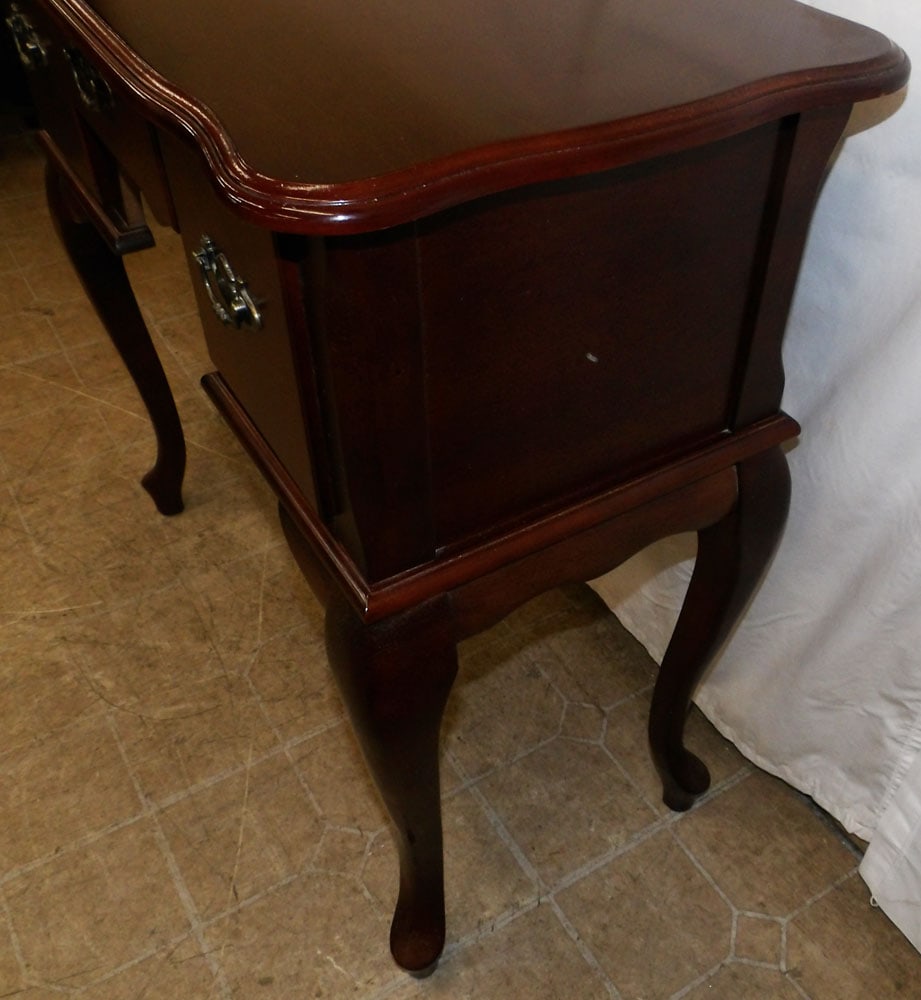 Cherry Dressing Table with Three Drawers - 5