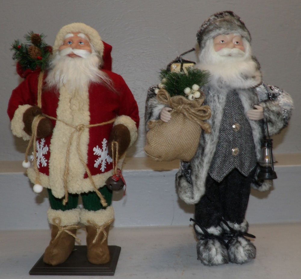 Two Santa Claus Dolls (1 of 6)
