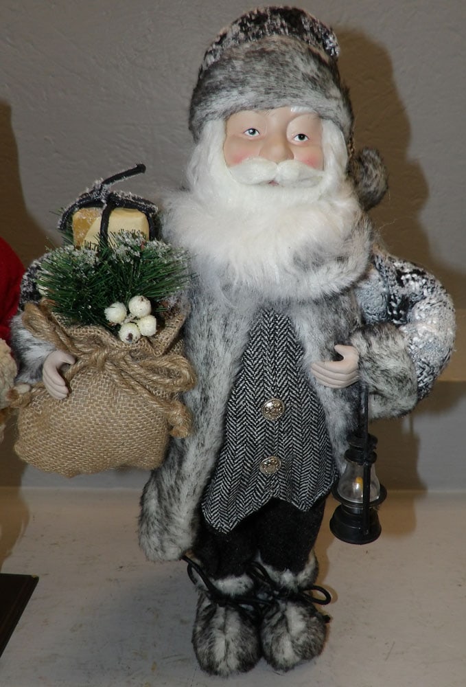 Two Santa Claus Dolls - 3