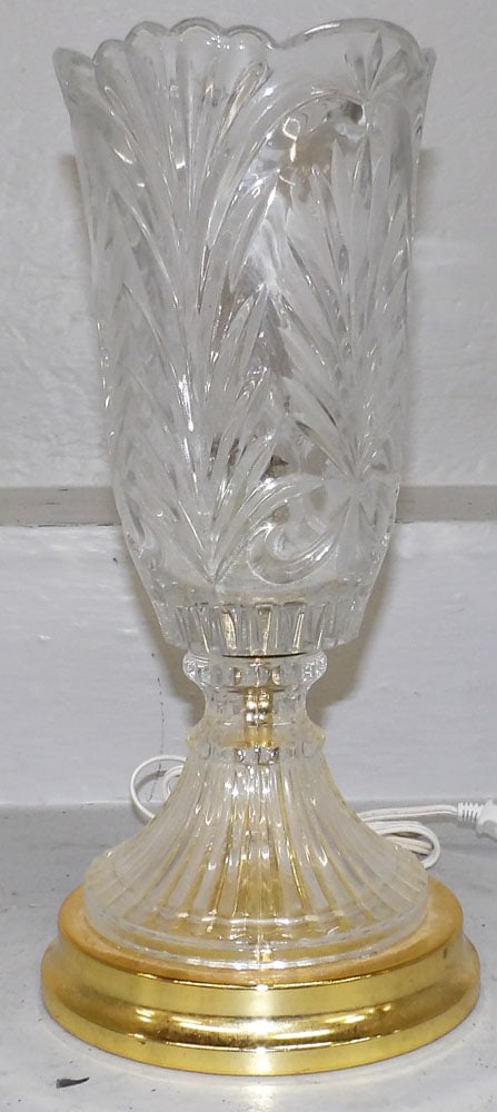 Crystal Urn Lamp: Crystal Urn Lamp . 13 3/4" H 5 1/2" Dia. "ALL DESCRIPTIONS AND ANY CONDITION STATEMENT GIVEN BY LANGSTON AUCTION GALLERY ARE STRICTLY OPINIONS AND LANGSTON'S SHALL HAVE NO RESPONSIBILITY FOR ERRORS OR