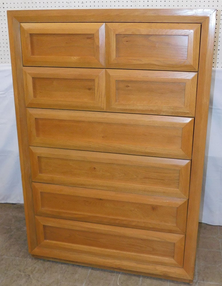 Modern Oak Six Drawer Chest by Thomasville: Modern Oak Six Drawer Chest by Thomasville . 56 1/4" H 38" W 18 1/4" D "ALL DESCRIPTIONS AND ANY CONDITION STATEMENT GIVEN BY LANGSTON AUCTION GALLERY ARE STRICTLY OPINIONS AND LANGSTON'S SHALL HAVE