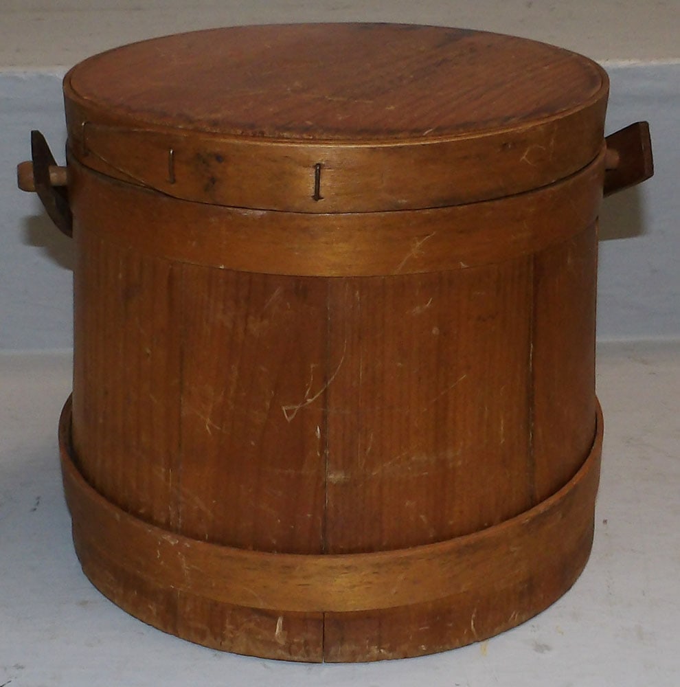 Pine Bucket with Lid (1 of 5)
