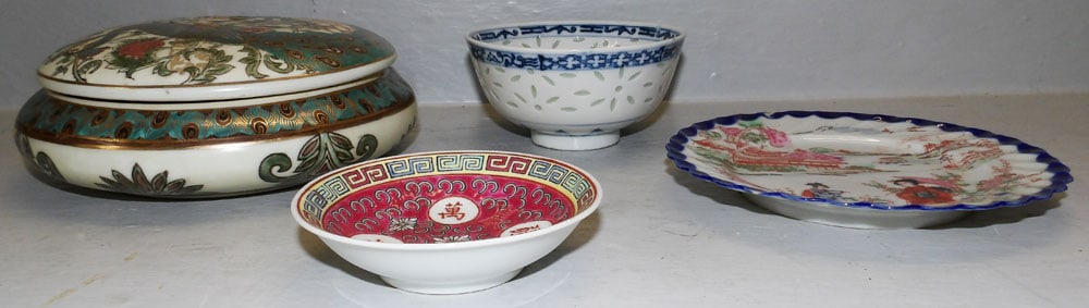 Lot of Oriental Porcelain Items (1 of 4)