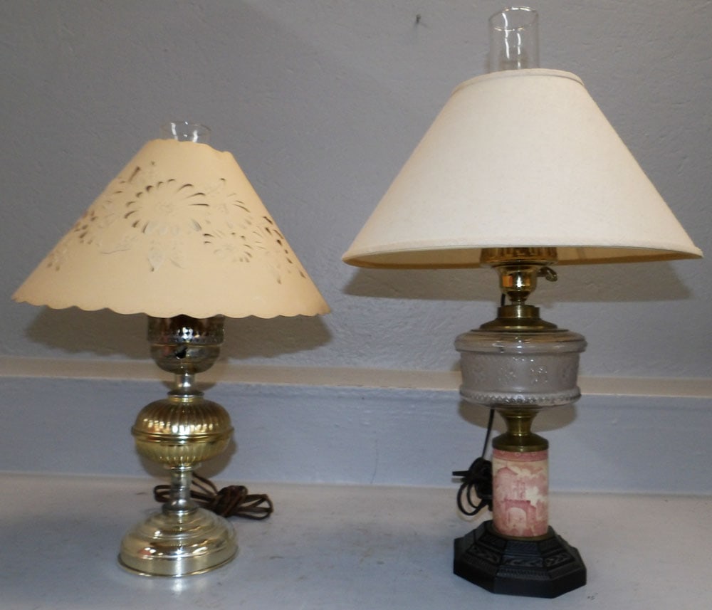 Glass & Painted Porcelain Oil Lamp Electrified & Gilded Metal Lamp: Glass & Painted Porcelain Oil Lamp Electrified & Gilded Metal Lamp. 22 3/4" H 14 1/4" Dia. "ALL DESCRIPTIONS AND ANY CONDITION STATEMENT GIVEN BY LANGSTON AUCTION GALLERY ARE STRICTLY OPINIONS AND