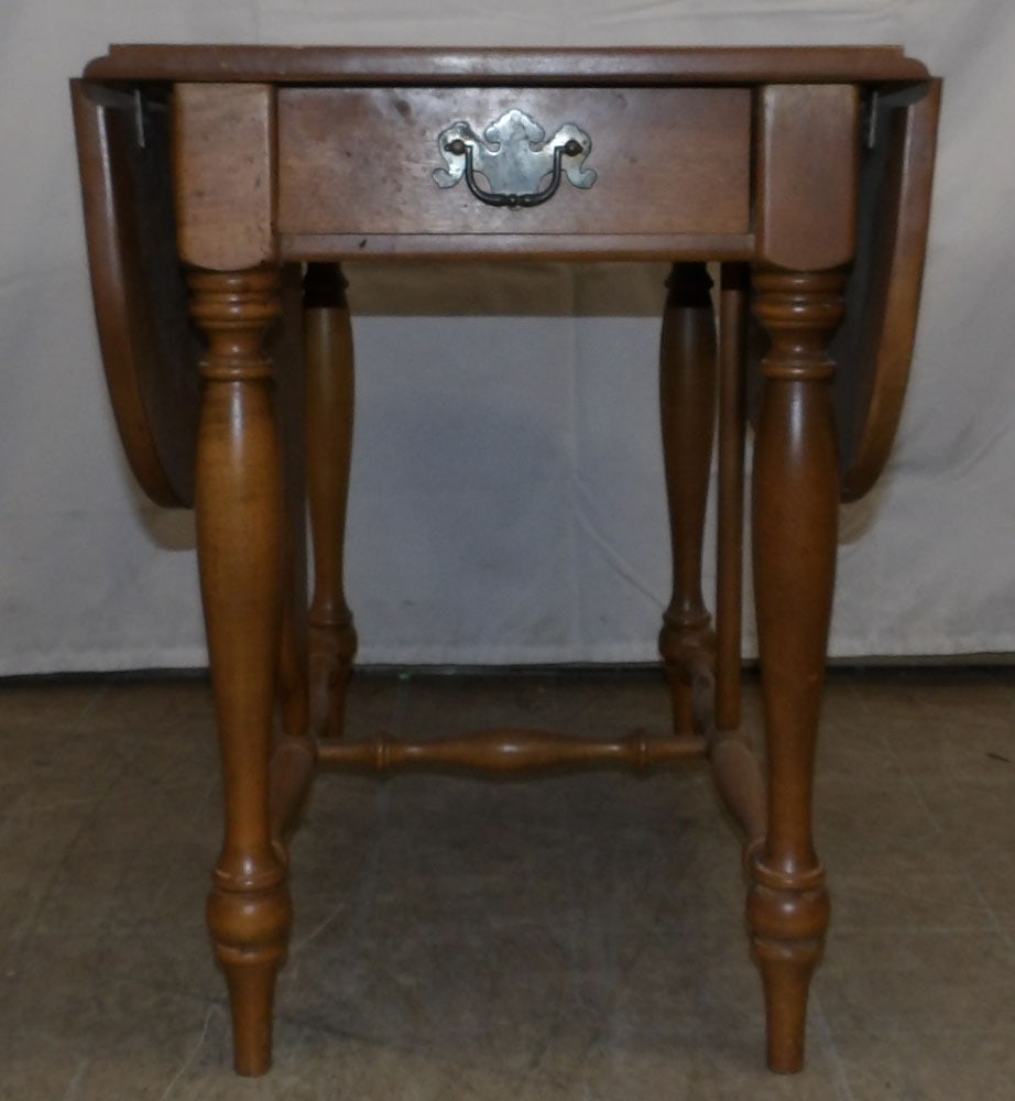 Maple Drop Leaf Table (1 of 4)