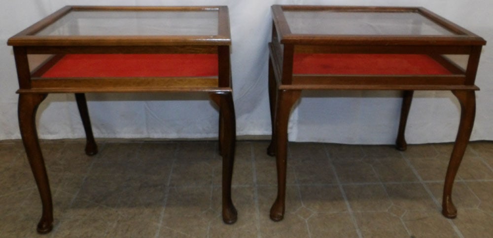 Pair of Mahogany Showcase Top Stands: Pair of Mahogany Showcase Top Stands . 23 1/2" H 23 1/4" W 17 1/2" D "ALL DESCRIPTIONS AND ANY CONDITION STATEMENT GIVEN BY LANGSTON AUCTION GALLERY ARE STRICTLY OPINIONS AND LANGSTON'S SHALL HAVE NO
