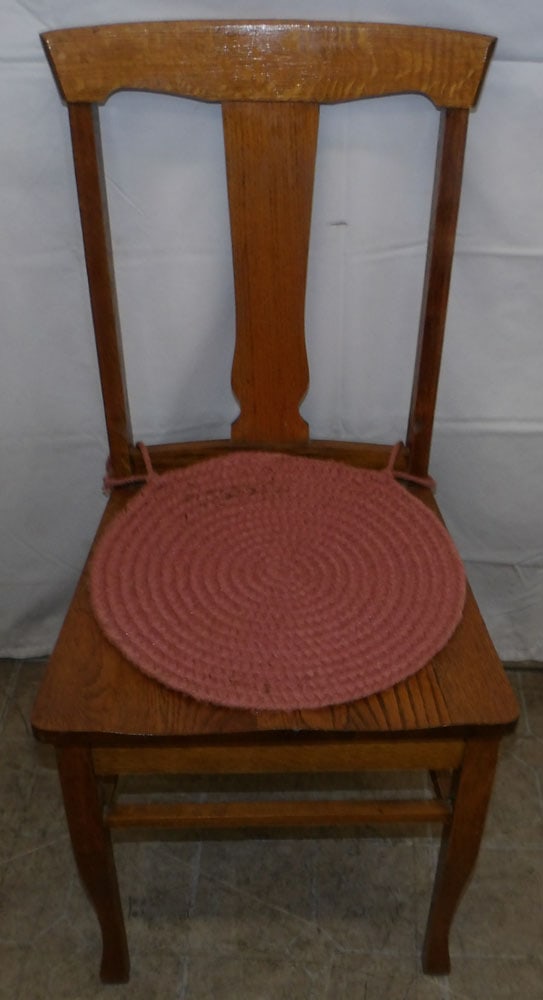 Antique Oak Side Chair: Antique Oak Side Chair . 36 1/2" H 17 1/2" W 18" D "ALL DESCRIPTIONS AND ANY CONDITION STATEMENT GIVEN BY LANGSTON AUCTION GALLERY ARE STRICTLY OPINIONS AND LANGSTON'S SHALL HAVE NO RESPONSIBILITY