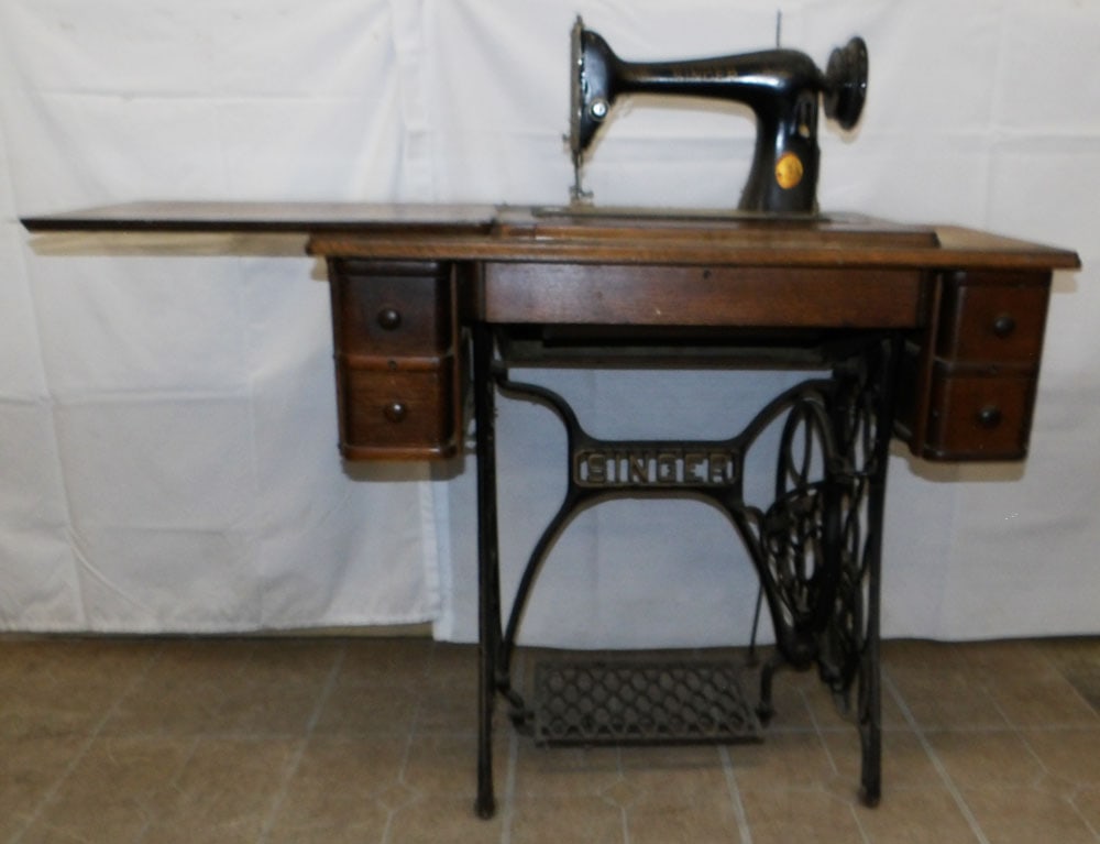 Antique Oak Singer Sewing Machine (1 of 8)