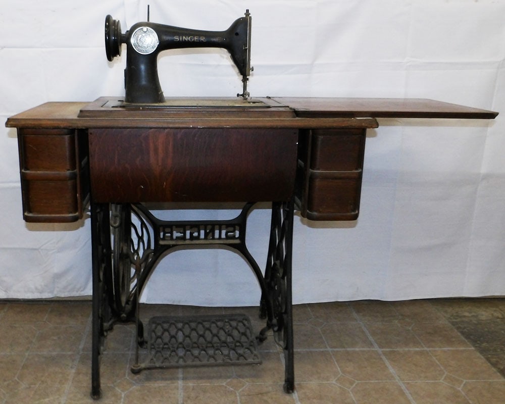 Antique Oak Singer Sewing Machine - 8