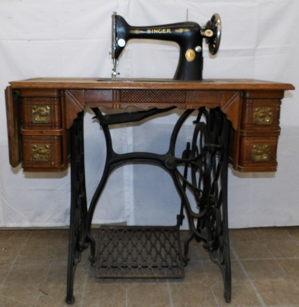 Antique Oak Singer Sewing Machine (1 of 9)