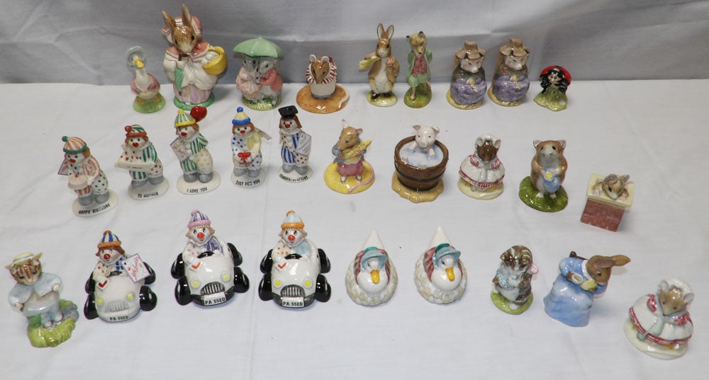 Lot of Porcelain Figurines (1 of 1)