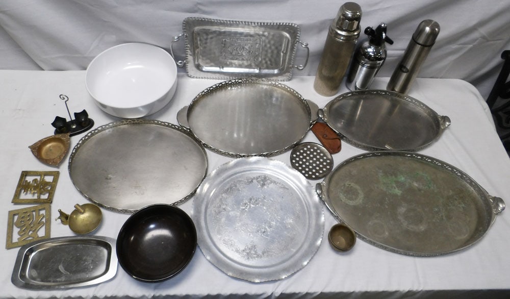 Lot of Kitchen Metal Items (1 of 1)