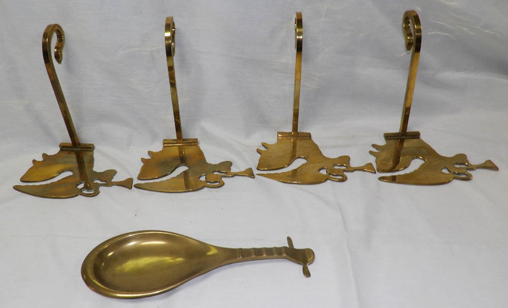 Lot of Brass Wall Form Items (1 of 1)