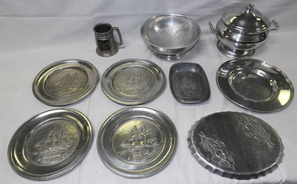 Lot of Aluminum Items: Lot of Aluminum Items . Up to 11 1/2" Dia. ALL DESCRIPTIONS AND ANY CONDITION STATEMENT GIVEN BY LANGSTON AUCTION GALLERY ARE STRICTLY OPINIONS AND LANGSTON'S SHALL HAVE NO RESPONSIBILITY FOR ERRORS