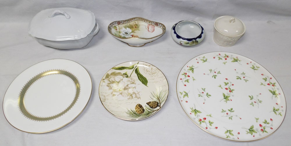 Lot of Porcelain Items: Lot of Porcelain Items . Up to 13" Dia. ALL DESCRIPTIONS AND ANY CONDITION STATEMENT GIVEN BY LANGSTON AUCTION GALLERY ARE STRICTLY OPINIONS AND LANGSTON'S SHALL HAVE NO RESPONSIBILITY FOR ERRORS OR