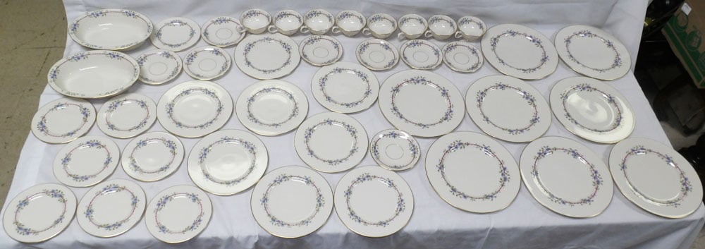 Lot of Lenox China, "Belvidere": Lot of Lenox China, "Belvidere". Up to 10 1/2" Dia. ALL DESCRIPTIONS AND ANY CONDITION STATEMENT GIVEN BY LANGSTON AUCTION GALLERY ARE STRICTLY OPINIONS AND LANGSTON'S SHALL HAVE NO RESPONSIBILITY