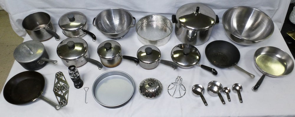 Lot of Pots & Pans (1 of 3)