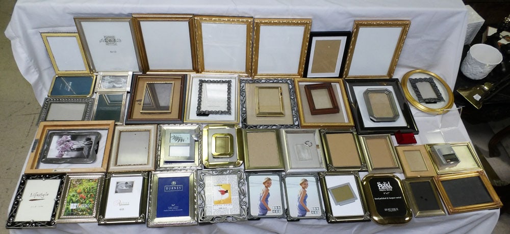 Lot of Picture Frames (1 of 3)