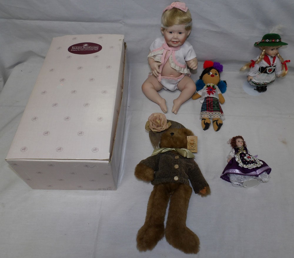 Lot of Dolls & Teddy Bear: Lot of Dolls & Teddy Bear. Up to 16" H 8 1/2" W ALL DESCRIPTIONS AND ANY CONDITION STATEMENT GIVEN BY LANGSTON AUCTION GALLERY ARE STRICTLY OPINIONS AND LANGSTON'S SHALL HAVE NO RESPONSIBILITY FOR