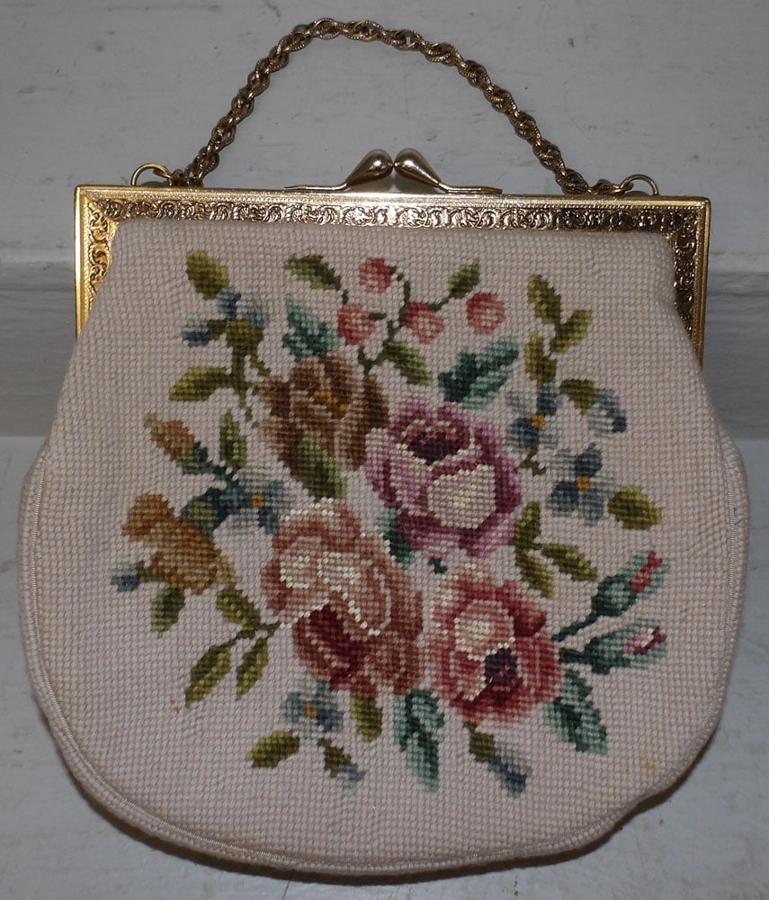 Needlework & Gilded Metal Ladies Purse: Needlework & Gilded Metal Ladies Purse . 11" X 11" ALL DESCRIPTIONS AND ANY CONDITION STATEMENT GIVEN BY LANGSTON AUCTION GALLERY ARE STRICTLY OPINIONS AND LANGSTON'S SHALL HAVE NO RESPONSIBILITY FOR