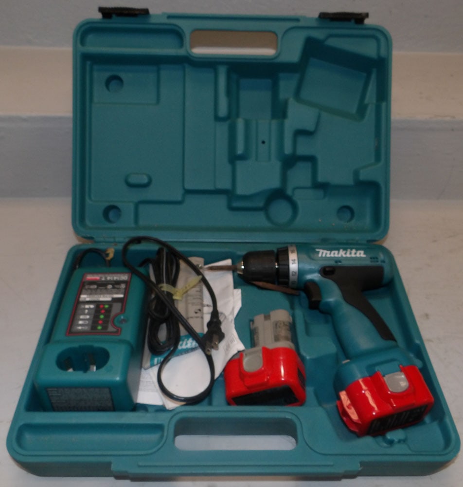 Makita Drill in Case (1 of 4)