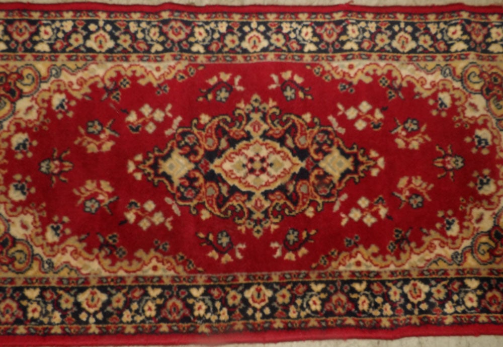 4' 3" x 2' Machine Made Rug - 2