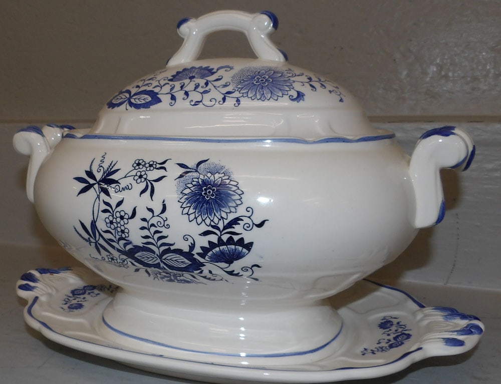 Painted Porcelain Tureen with Ladle & Undertray (1 of 4)