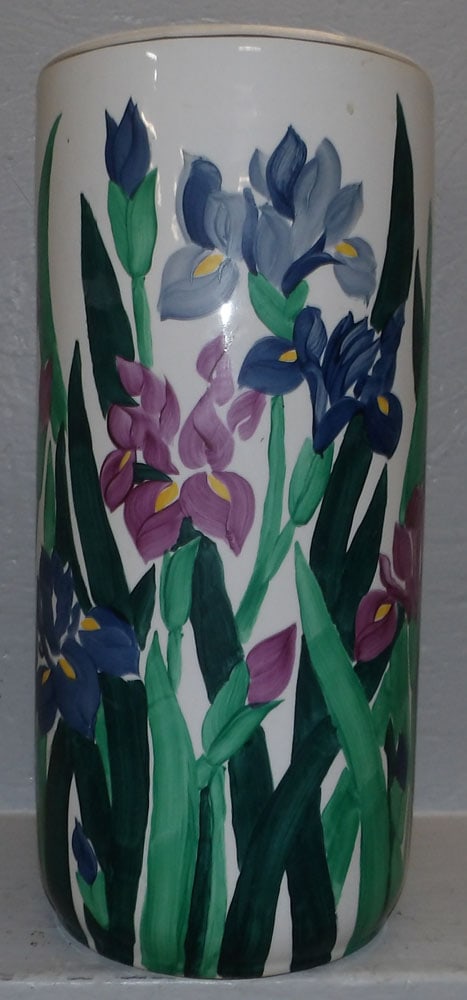 Painted Porcelain Umbrella Stand: Painted Porcelain Umbrella Stand . 18" H 8 1/2" Dia. ALL DESCRIPTIONS AND ANY CONDITION STATEMENT GIVEN BY LANGSTON AUCTION GALLERY ARE STRICTLY OPINIONS AND LANGSTON'S SHALL HAVE NO RESPONSIBILITY