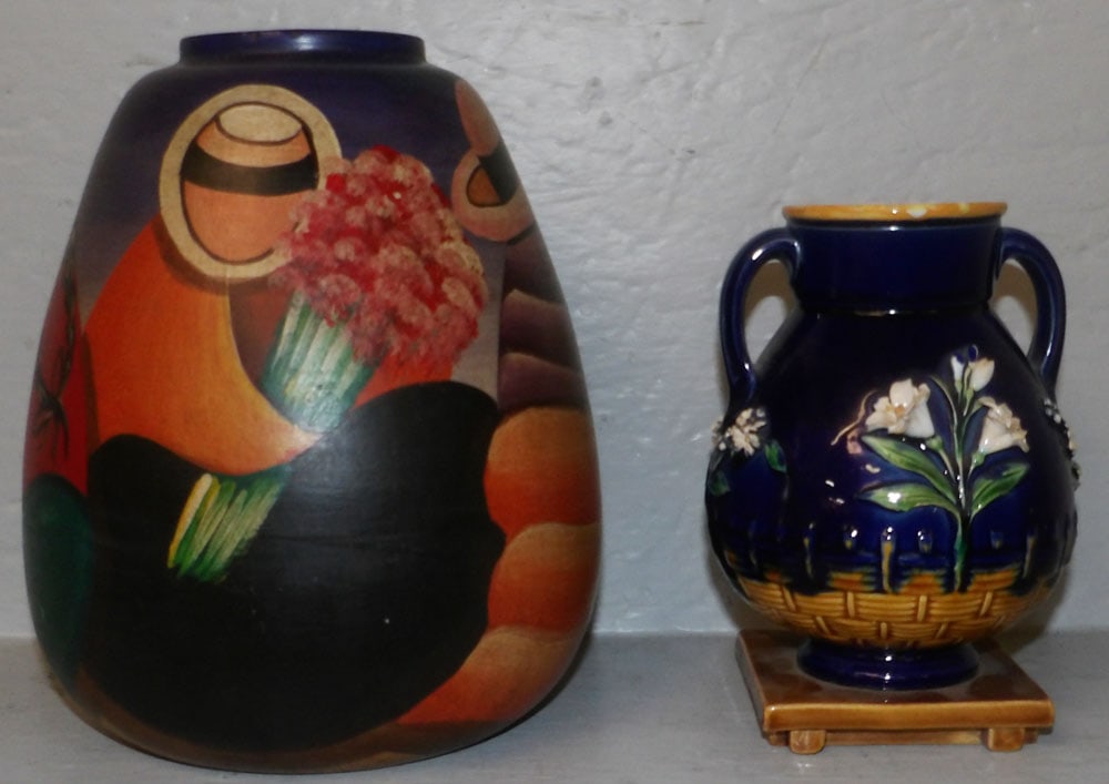 Majolica Vase Signed Minton & Painted Pottery Vase: Majolica Vase Signed Minton & Painted Pottery Vase. Up to 8 3/4" H 7" Dia. ALL DESCRIPTIONS AND ANY CONDITION STATEMENT GIVEN BY LANGSTON AUCTION GALLERY ARE STRICTLY OPINIONS AND LANGSTON'S SHALL