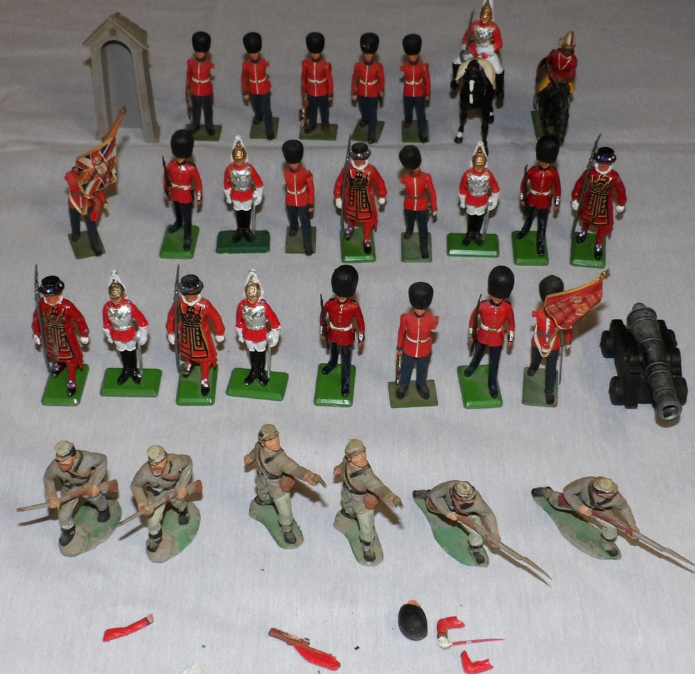 Lot of Mixed Lead, Metal, & Resin Miniature Figurines: Lot of Mixed Lead, Metal, & Resin Miniature Figurines. Up to 3 1/2" H 3 1/2" W ALL DESCRIPTIONS AND ANY CONDITION STATEMENT GIVEN BY LANGSTON AUCTION GALLERY ARE STRICTLY OPINIONS AND LANGSTON'S SHALL