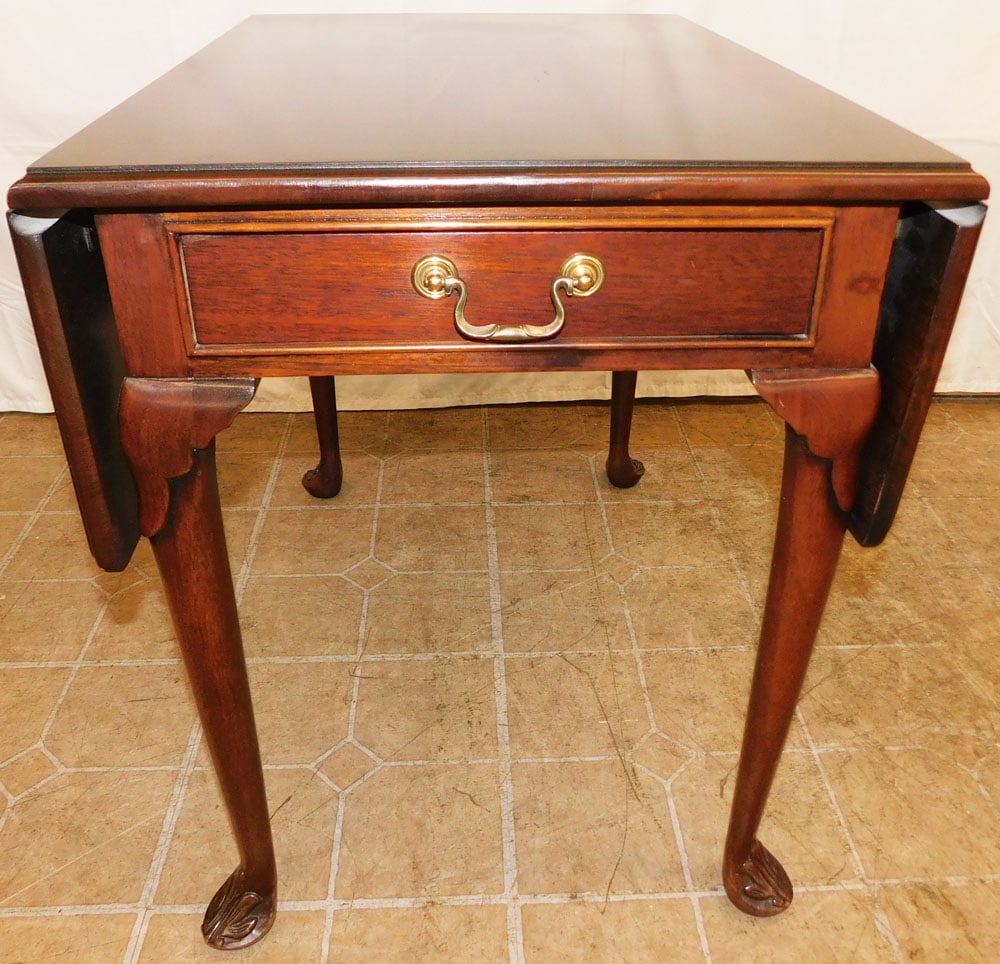 Mahogany Queen Anne Style One Drawer Drop Leaf End Table by Wellington Hall (1 of 6)
