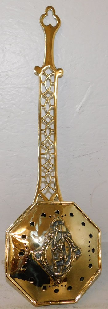 Antique Polished Brass Chestnut Roaster: Antique Polished Brass Chestnut Roaster . 22 1/2" H 7" W "ALL DESCRIPTIONS AND ANY CONDITION STATEMENT GIVEN BY LANGSTON AUCTION GALLERY ARE STRICTLY OPINIONS AND LANGSTON'S SHALL HAVE NO